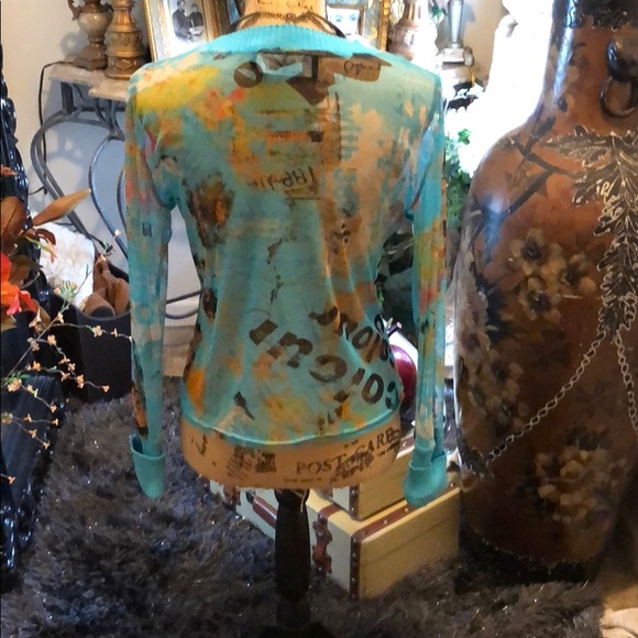 Top - Picture 4 of 11